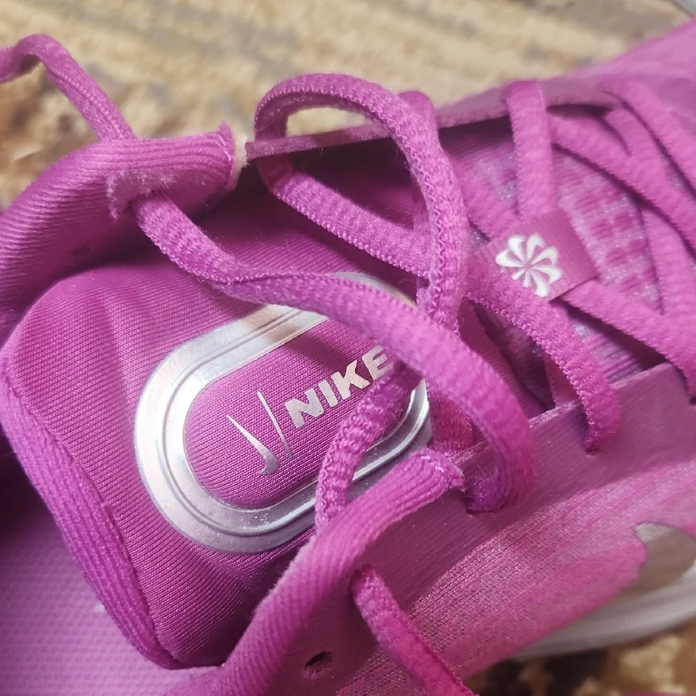 Nike  Jurney Run PRM Women's Vibrant Fusia - Picture 8 of 12